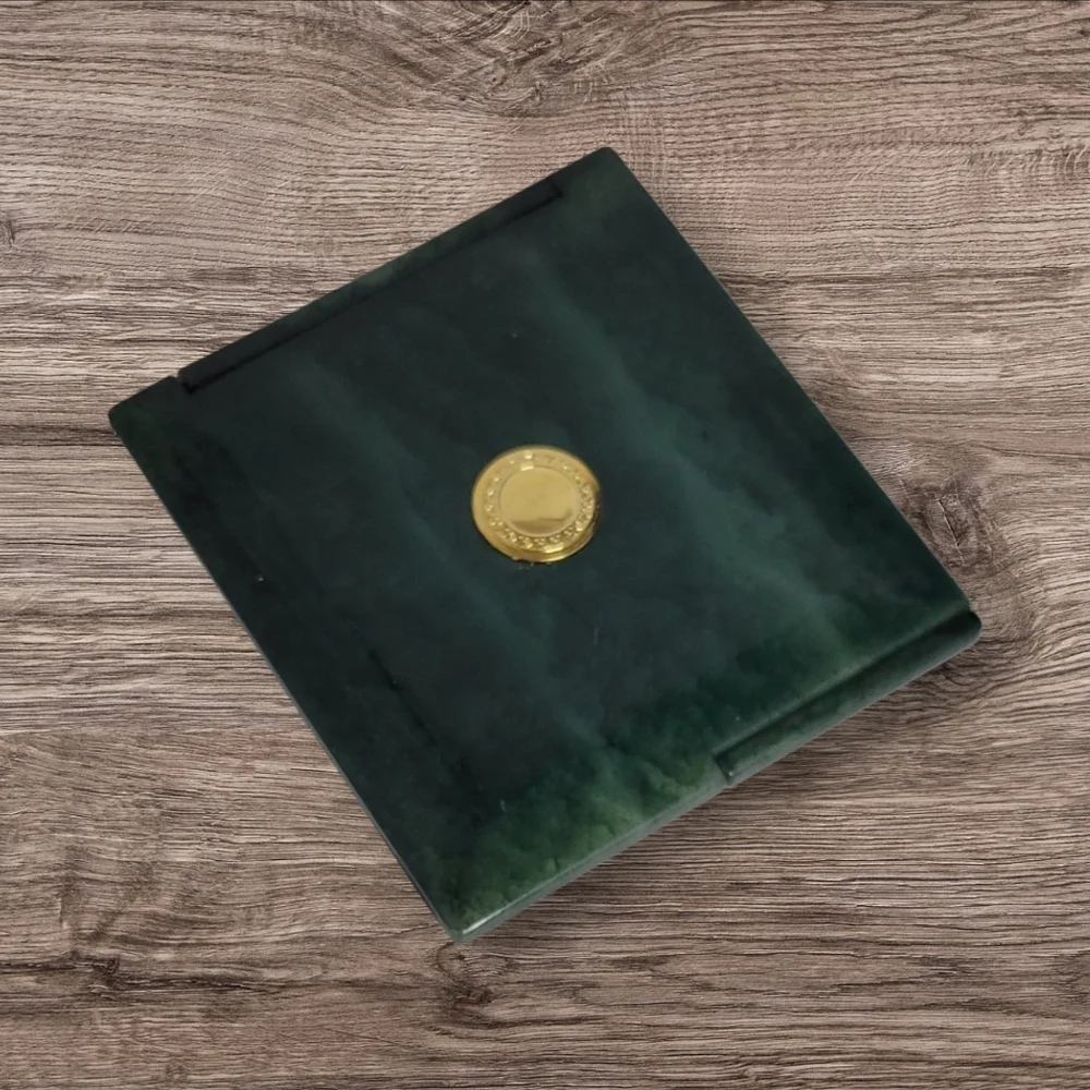 ▪︎Compact Mirror - Picture 1 of 5